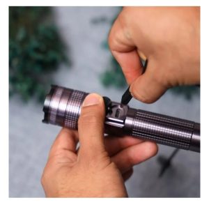 Zoomable led flashlight 